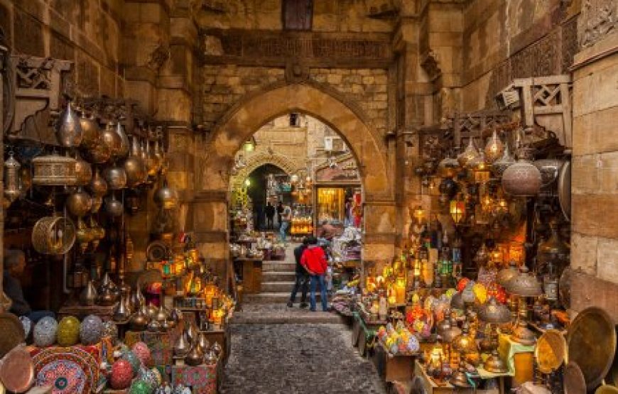 Tour a El Cairo y Menfis pirámide desde Dahab por Avión un día