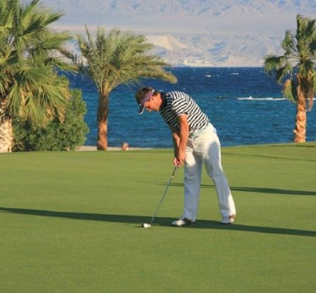 golf-course-pyramids-golfing-tour-travel-packages-egypt-golf-holidays