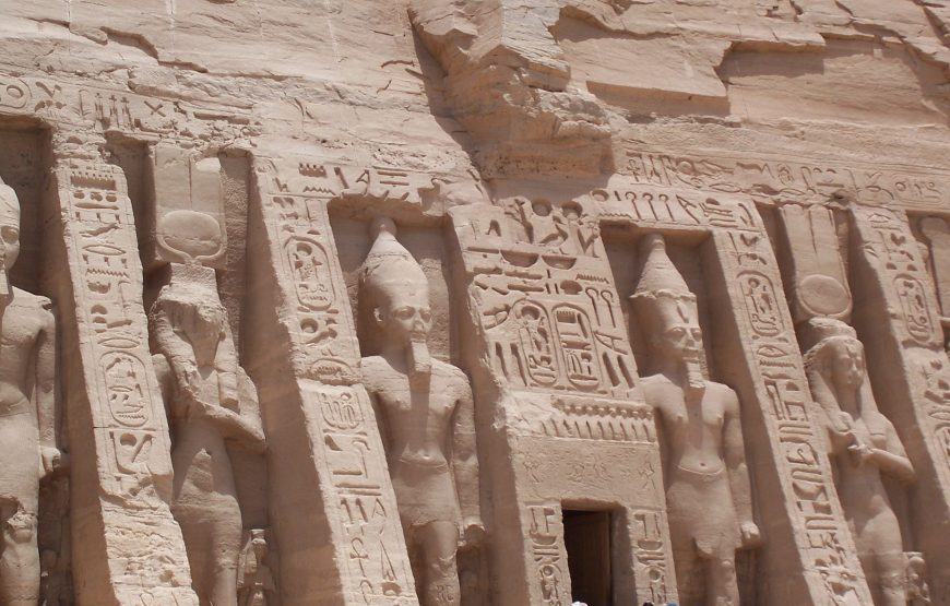 Tour a Abu Simbel desde Asuán por carretera