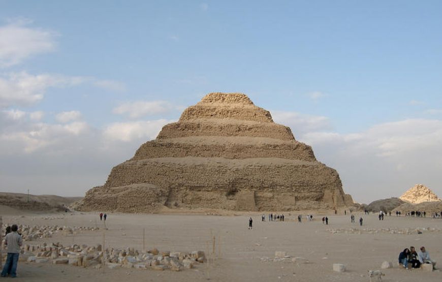 Tour a El Cairo y Menfis pirámide desde Dahab por Avión un día