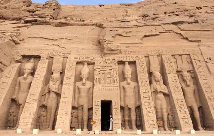 Excursion d’une journée à Abou Simbel au départ d’Assouan en voiture